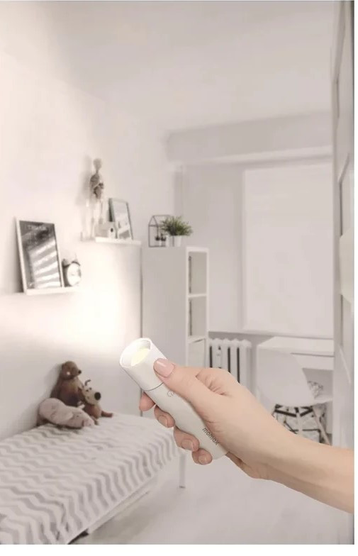 چراغ مطالعه قابل حمل مومکس مدل SnapLux Portable LED QL12